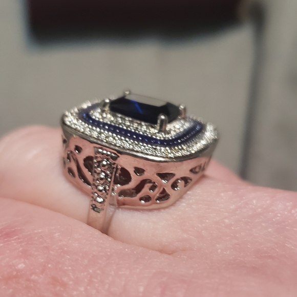 Stunning large blue sapphire fashion ring. New - Picture 7 of 13
